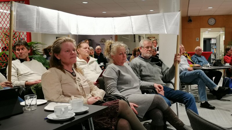 Hoge emoties na inspraak over beweerde gevaar van vaccins en sturing vanuit Devos 